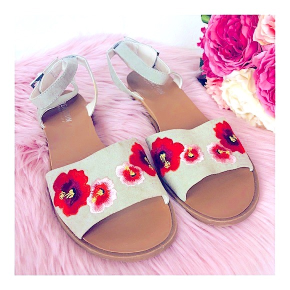 Ladies Stylish Floral Embroidery Open-Toe Sandals »RARE« KENNETH COLE FLORAL US8 - Picture 4 of 16